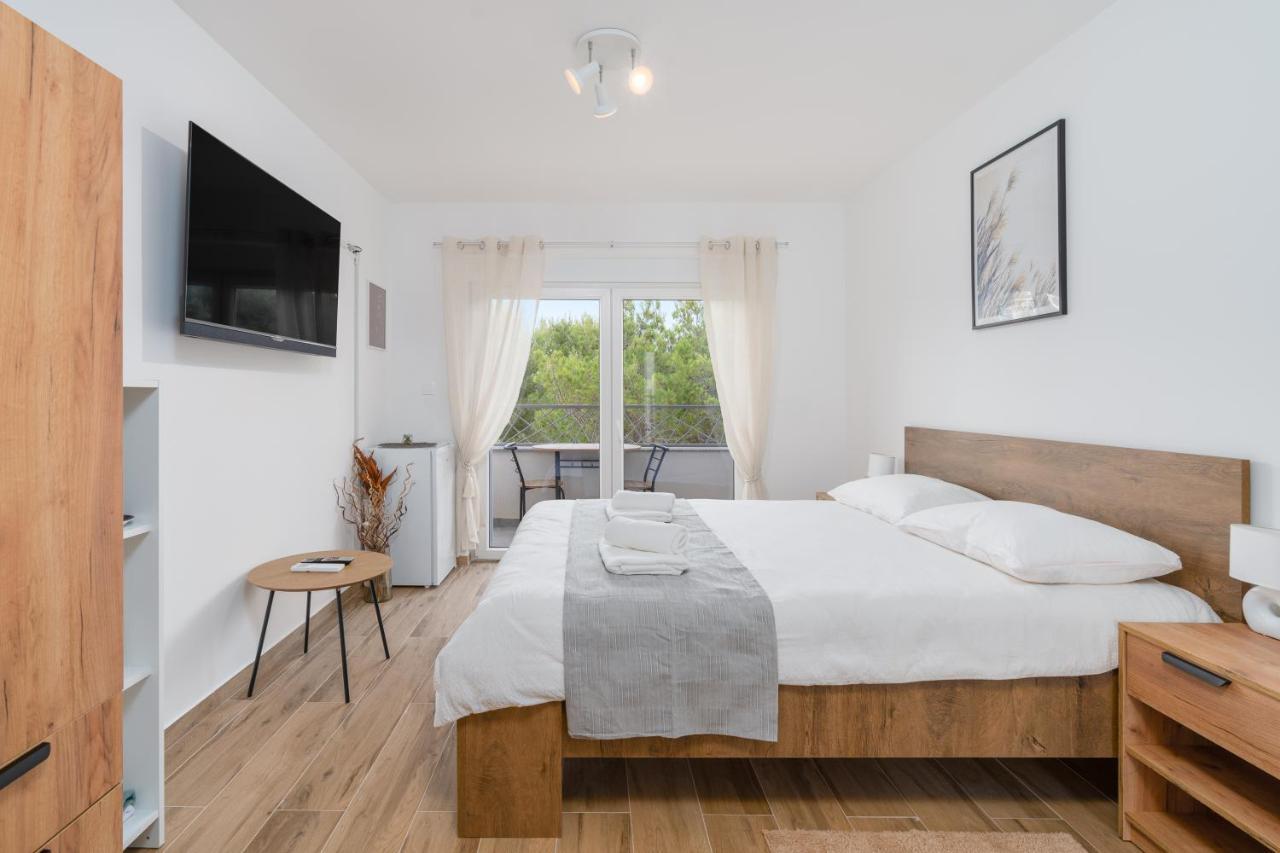 Number One Apartments Vir Ngoại thất bức ảnh