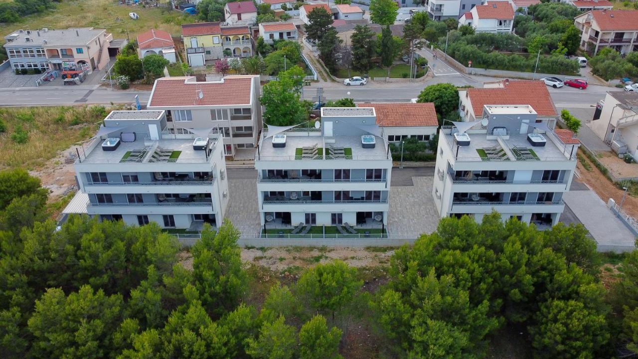 Number One Apartments Vir Ngoại thất bức ảnh