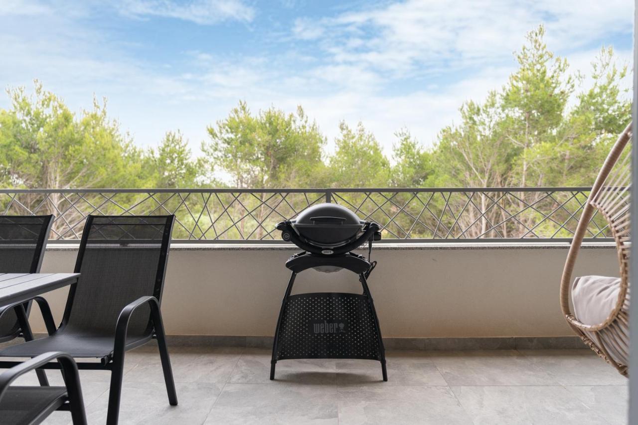 Number One Apartments Vir Ngoại thất bức ảnh
