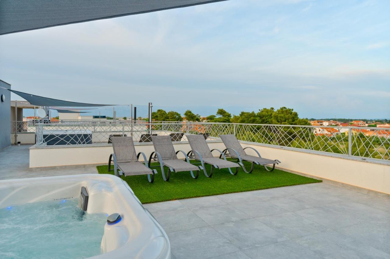 Number One Apartments Vir Ngoại thất bức ảnh