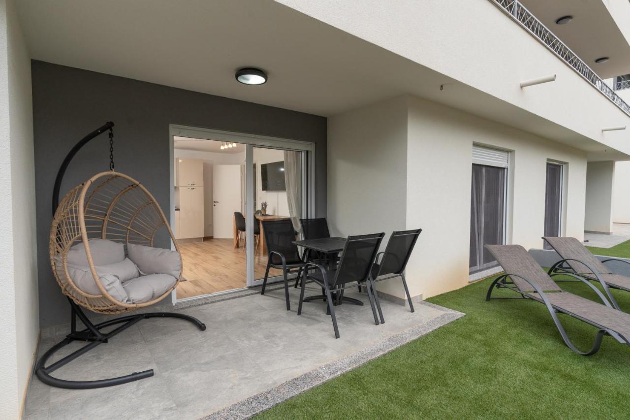 Number One Apartments Vir Ngoại thất bức ảnh