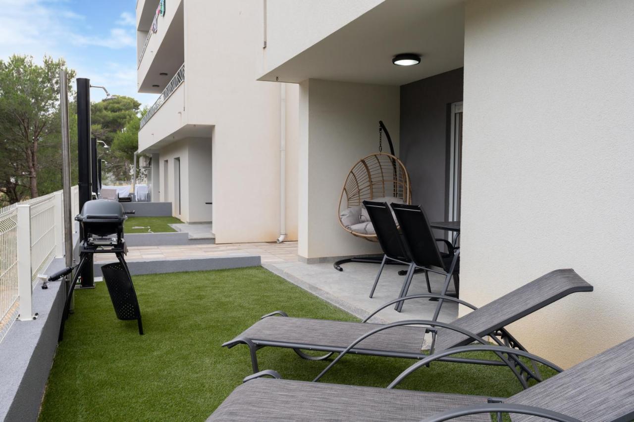 Number One Apartments Vir Ngoại thất bức ảnh