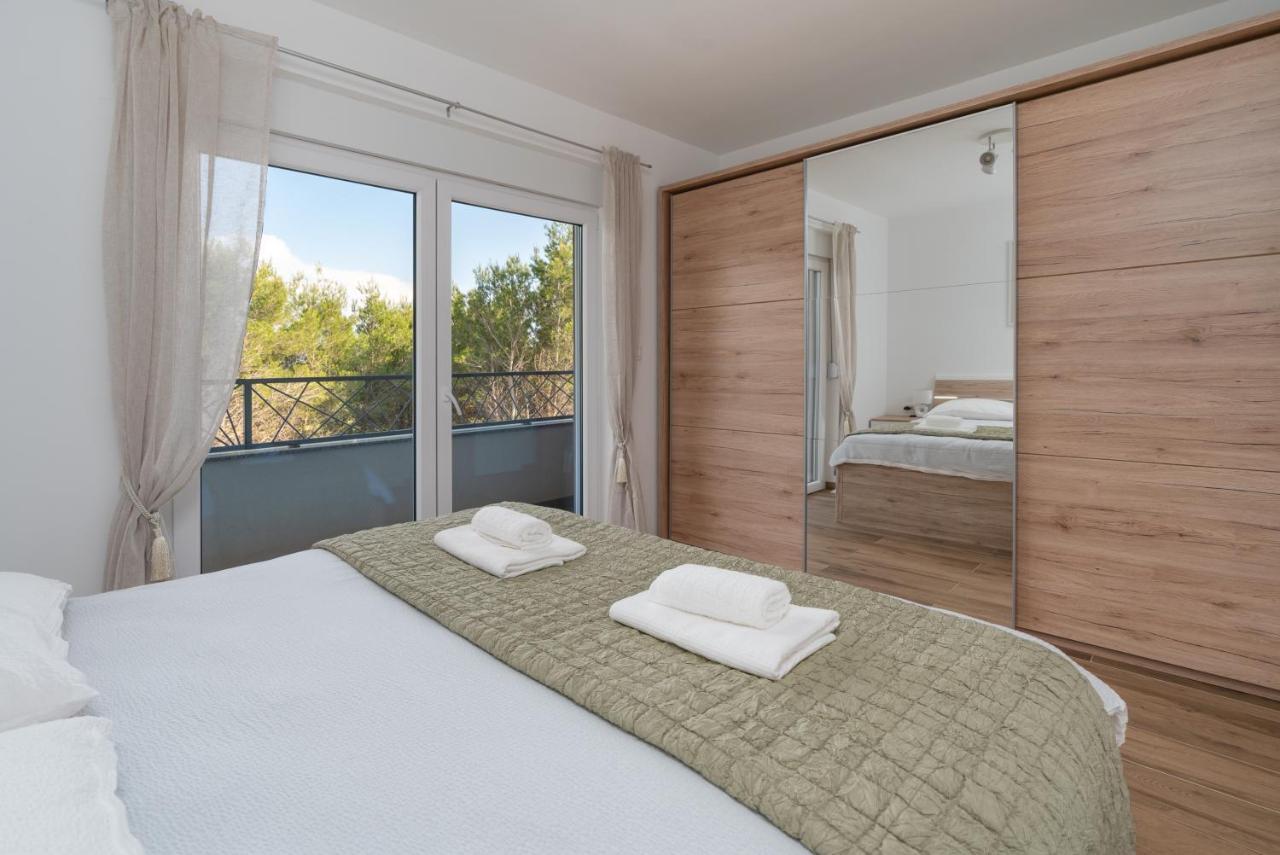 Number One Apartments Vir Ngoại thất bức ảnh
