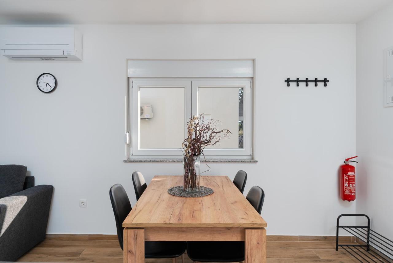 Number One Apartments Vir Ngoại thất bức ảnh